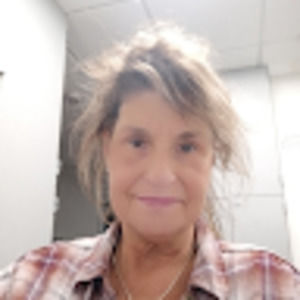 Meet your Posher, Holly